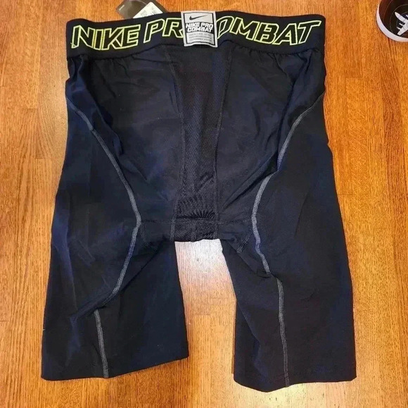 NWT Nike pro combat shorts choose 3xl or 2xl - Picture 2 of 4